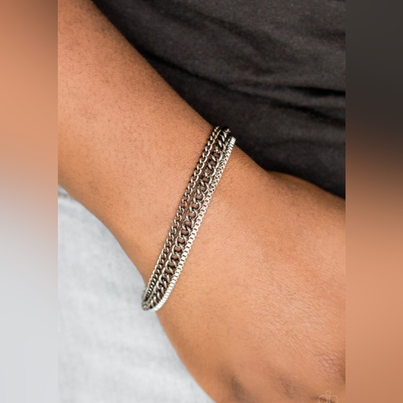 Clasp Bracelet - Industrial Icon - Black - Picture 2 of 2